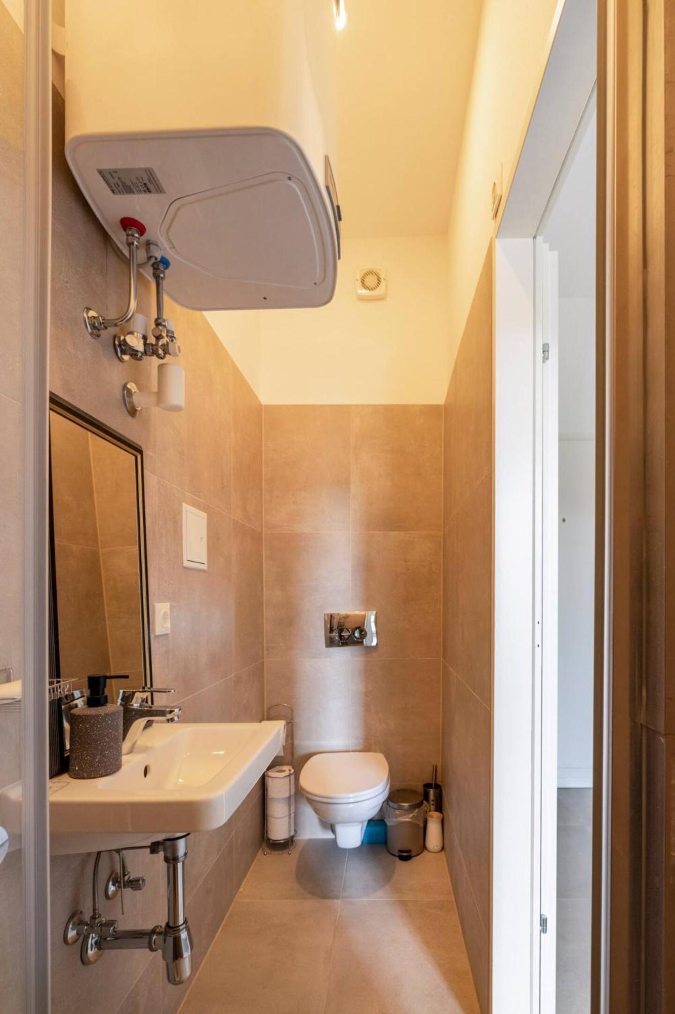 Apartment Near Schoenbrunn & Metro Wien Eksteriør bilde