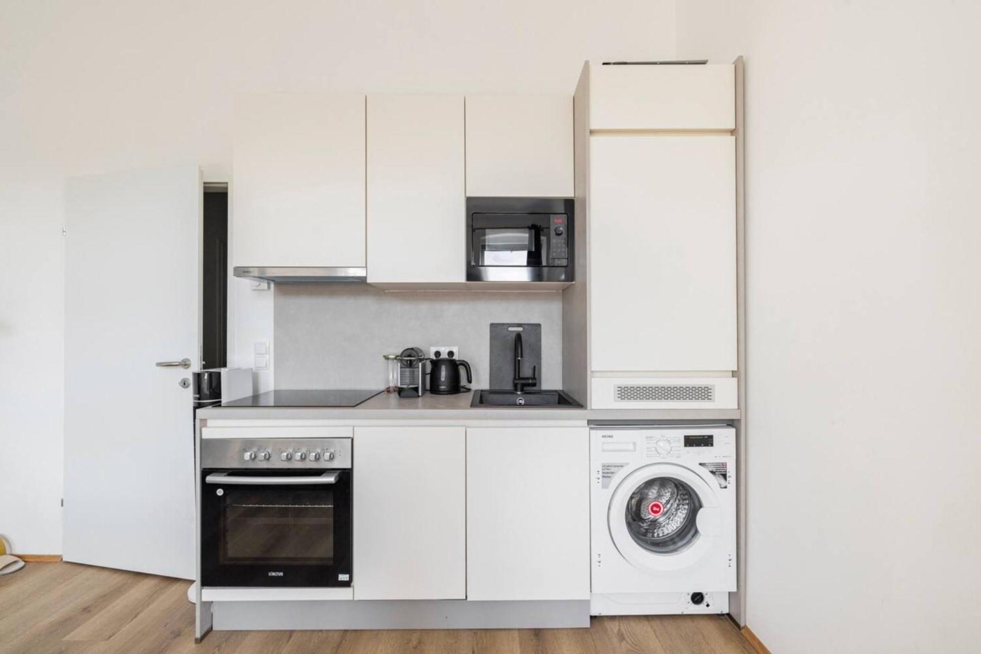 Apartment Near Schoenbrunn & Metro Wien Eksteriør bilde